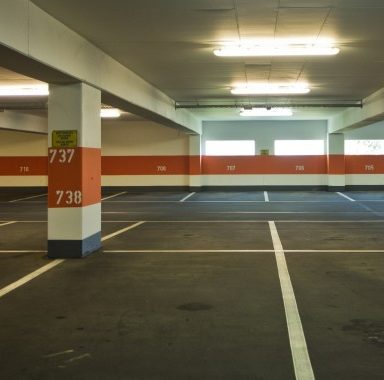 Entretenir-le-revetement-et-le-marquage-au-sol-des-parkings-quelles-solutions- (1)
